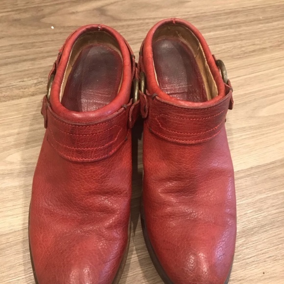 EUC Frye Red Carson Harness Belted Clog Booties (7.5) - Picture 6 of 9